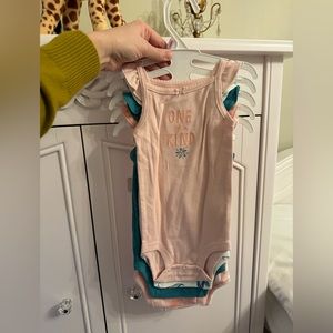 Carters NWT 9 month girls body suit